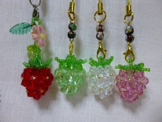 クリスタル✨いちごストラップ🍓作り方