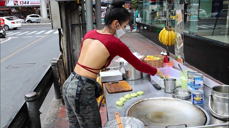 Eggs Bananas The Most Popular Rotti Lady in Bangkok Thai Street
