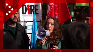 Roma, sit-in dei giornalisti dell'agenzia Dire contro 14 licenziamenti e 17 sospensioni dal lavoro