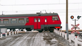 Railway. Railroad Crossing. Intercity EMU train / Жд переезд. Междугородный электропоезд