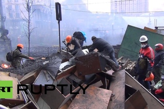 Майдан в руинах: столкновения в Киеве продолжаются