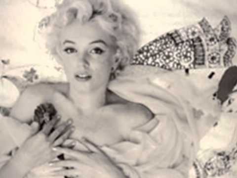 Marilyn Monroe Kiss me